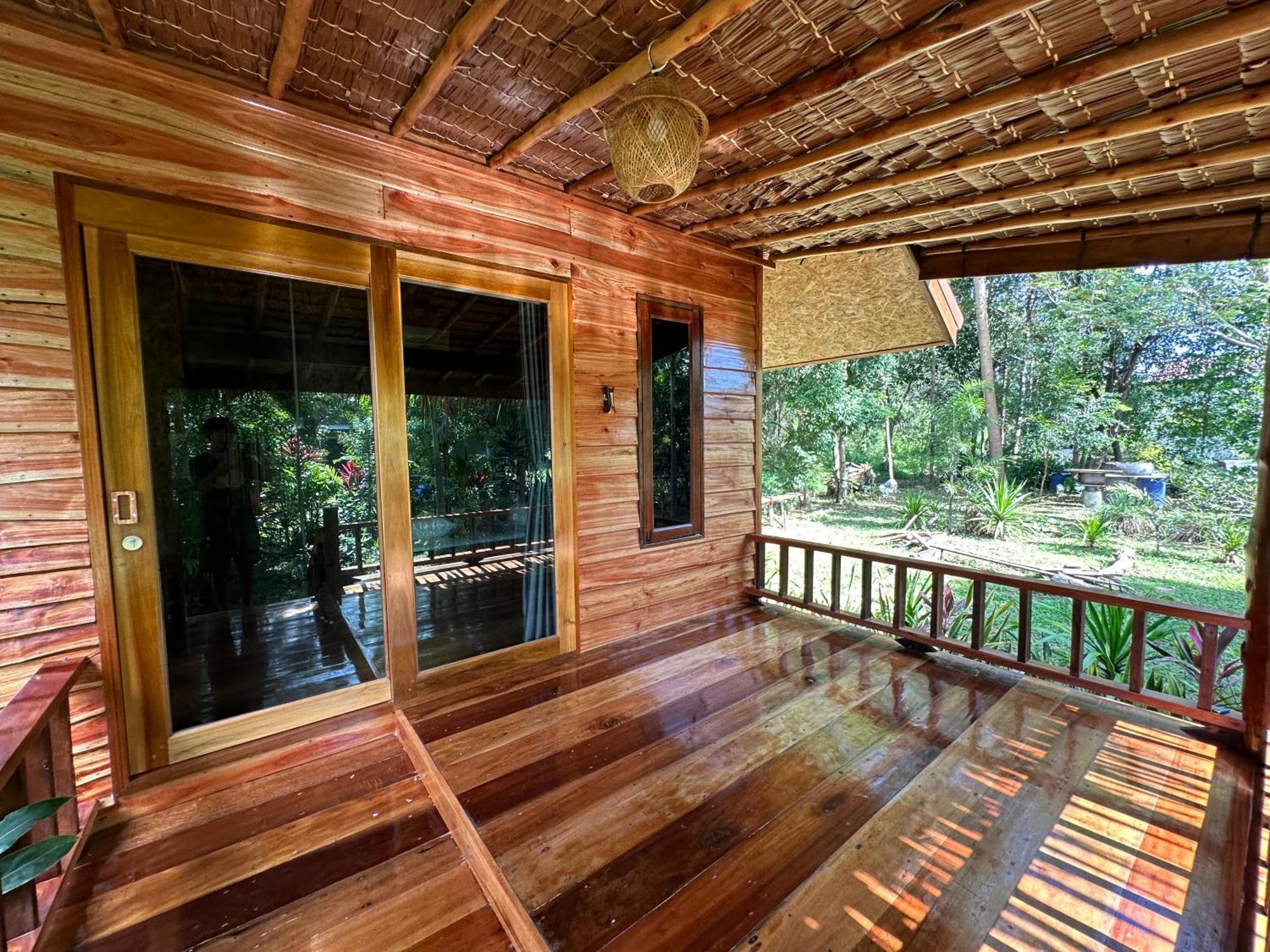 Koh Jum Bungalow & Hostel Kültér fotó