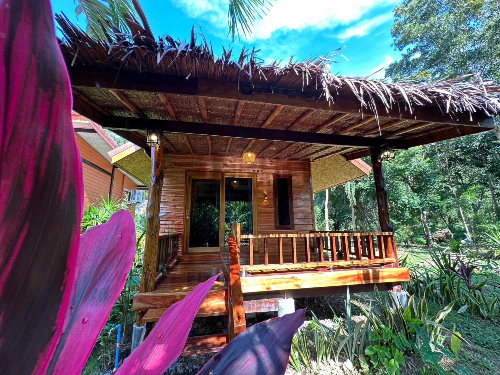 Koh Jum Bungalow & Hostel Kültér fotó