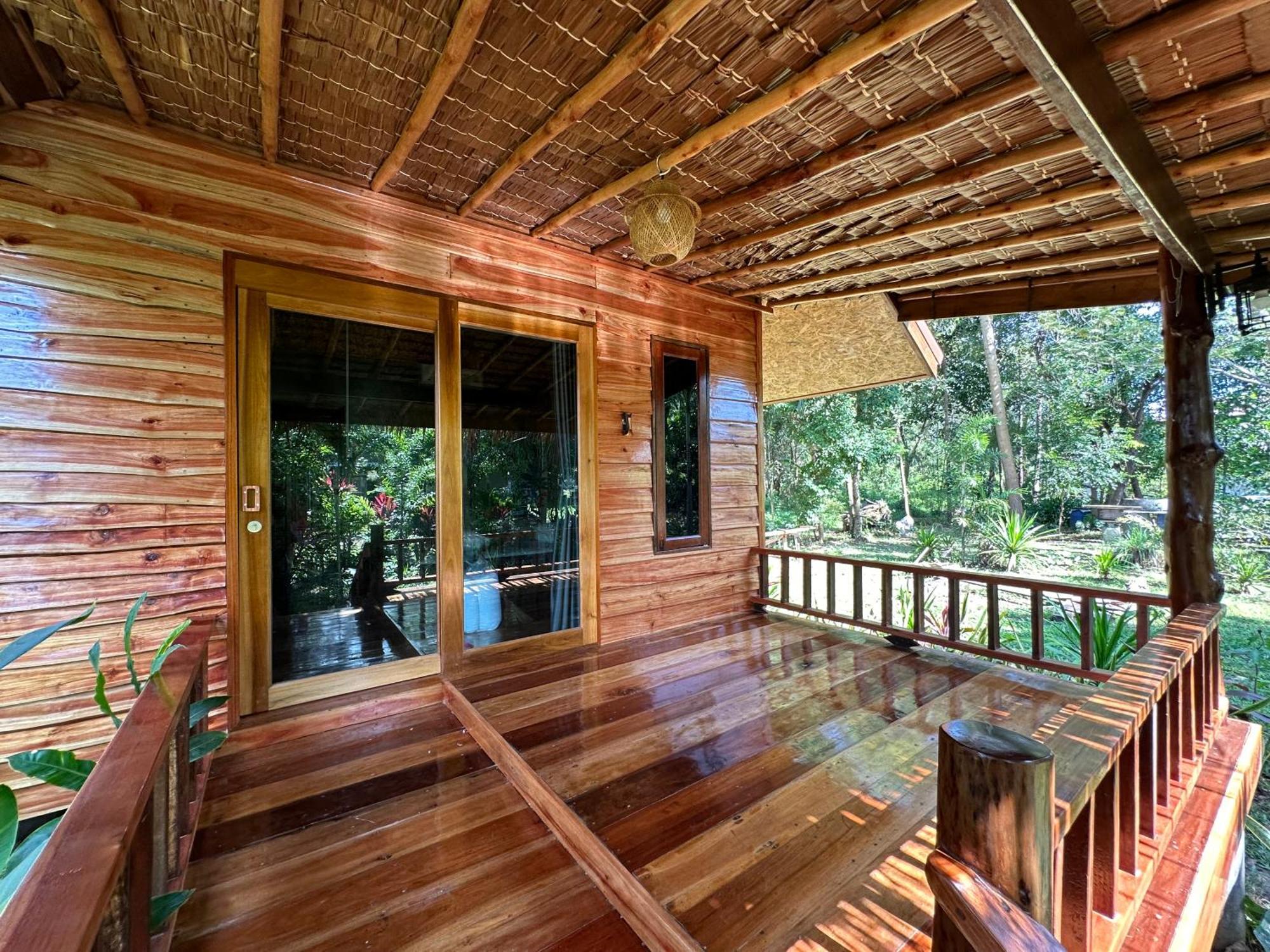 Koh Jum Bungalow & Hostel Kültér fotó