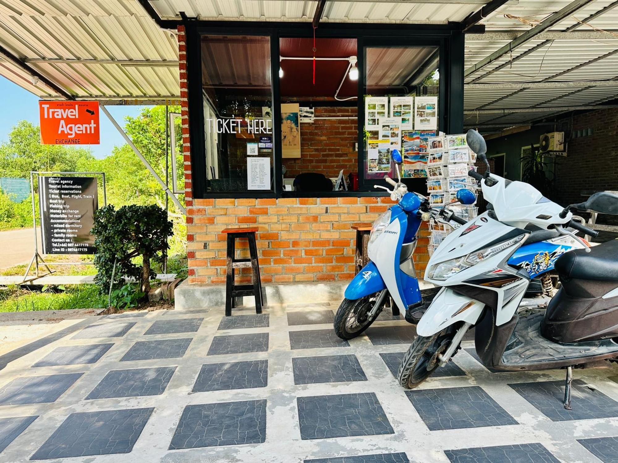 Koh Jum Bungalow & Hostel Kültér fotó