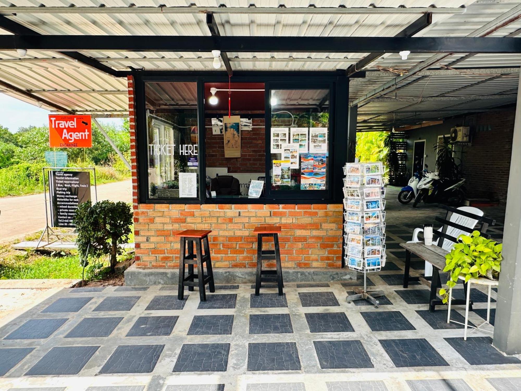 Koh Jum Bungalow & Hostel Kültér fotó