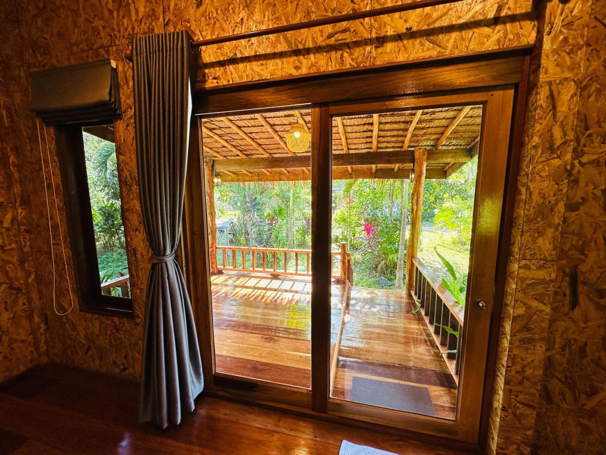 Koh Jum Bungalow & Hostel Kültér fotó