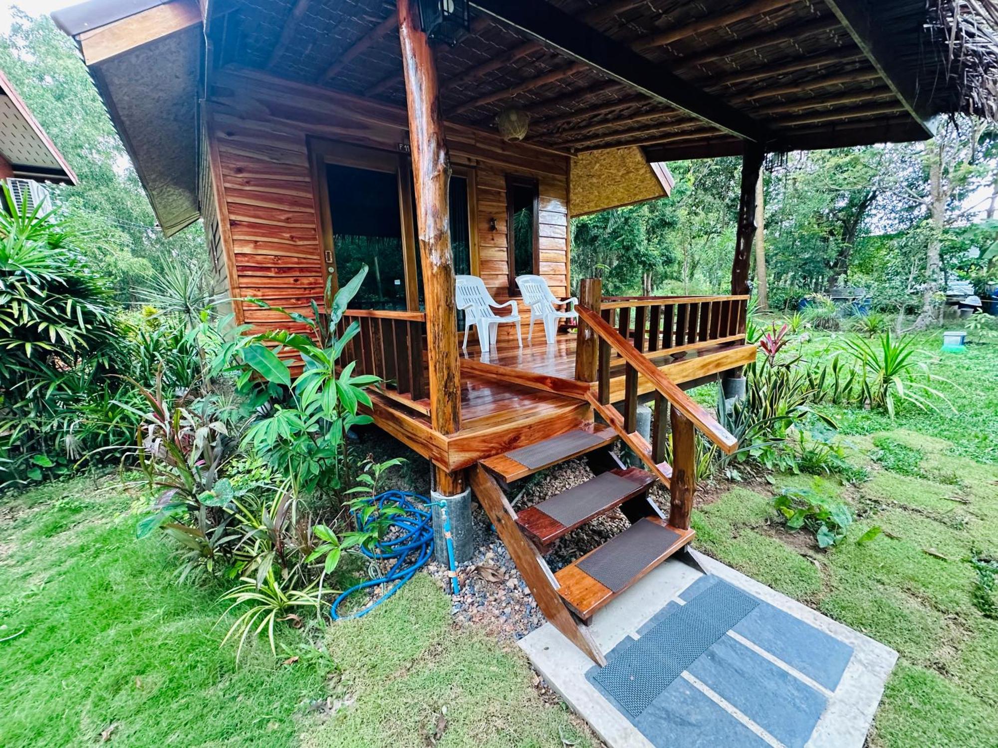 Koh Jum Bungalow & Hostel Kültér fotó