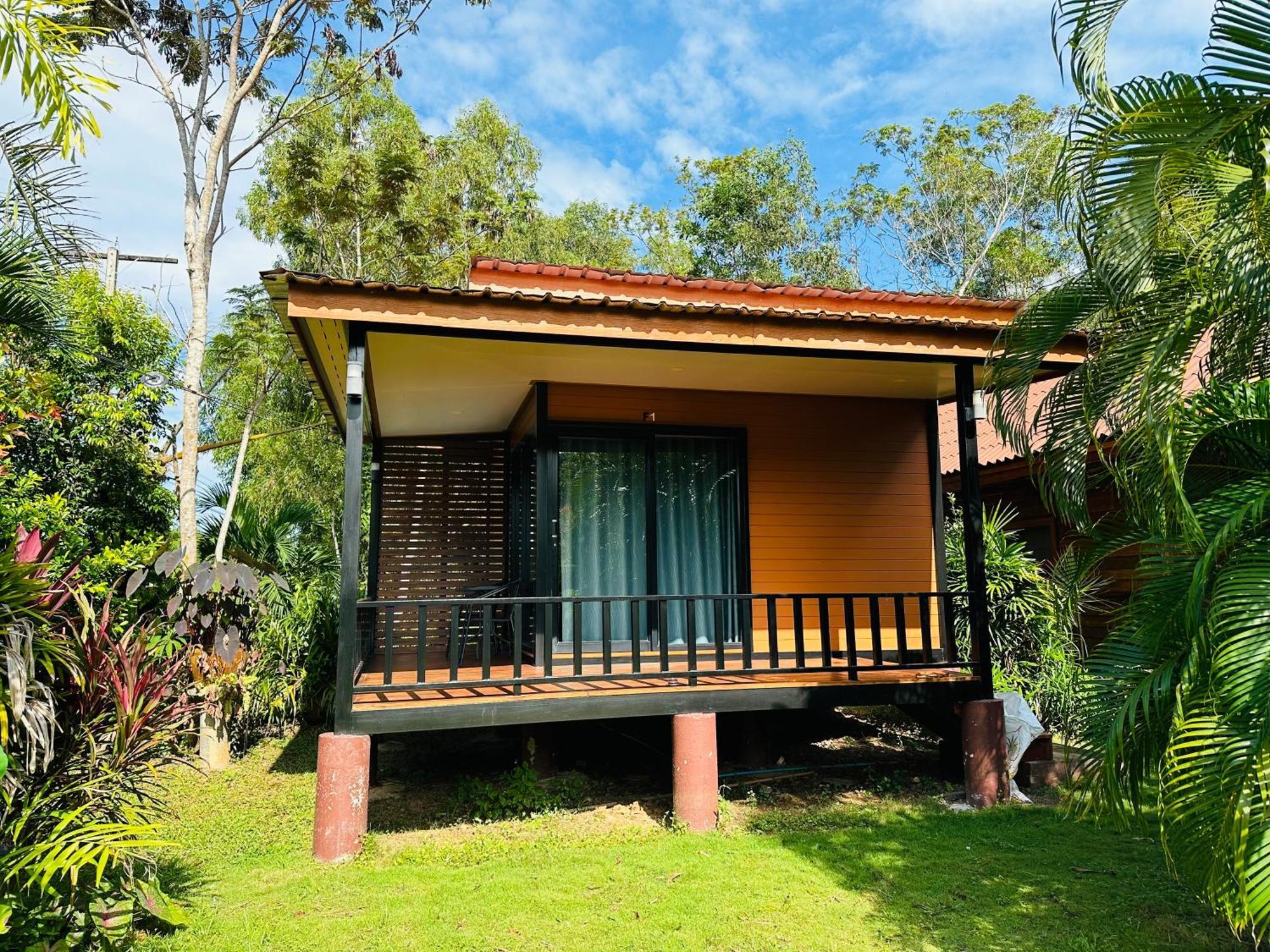 Koh Jum Bungalow & Hostel Kültér fotó