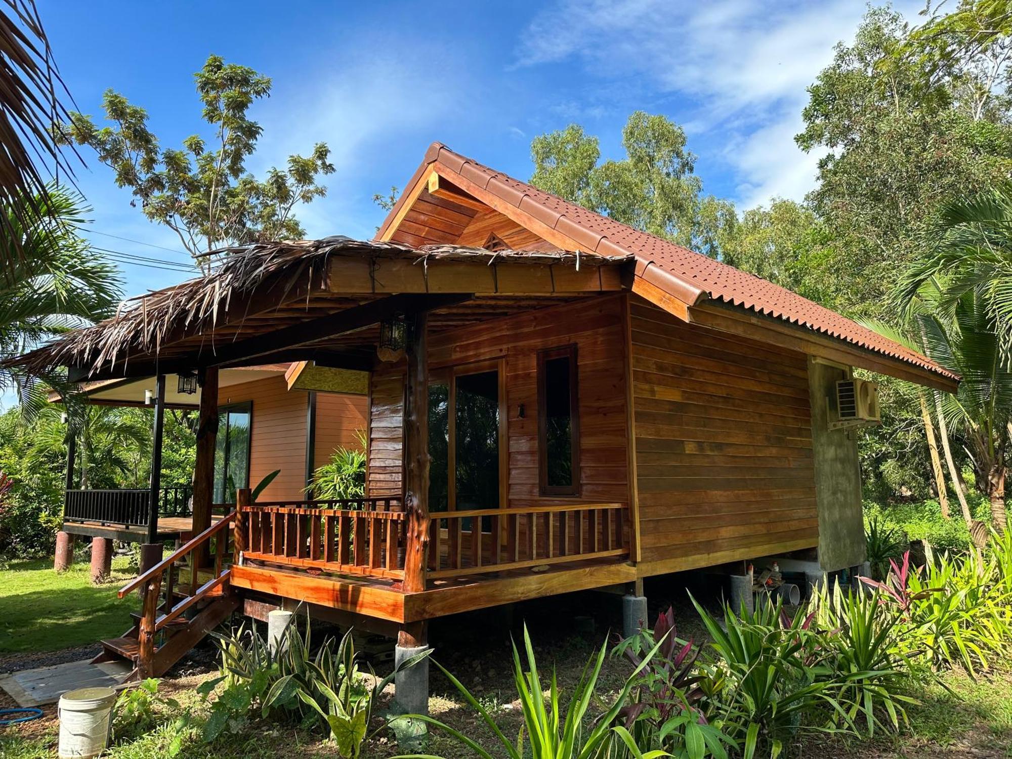 Koh Jum Bungalow & Hostel Kültér fotó