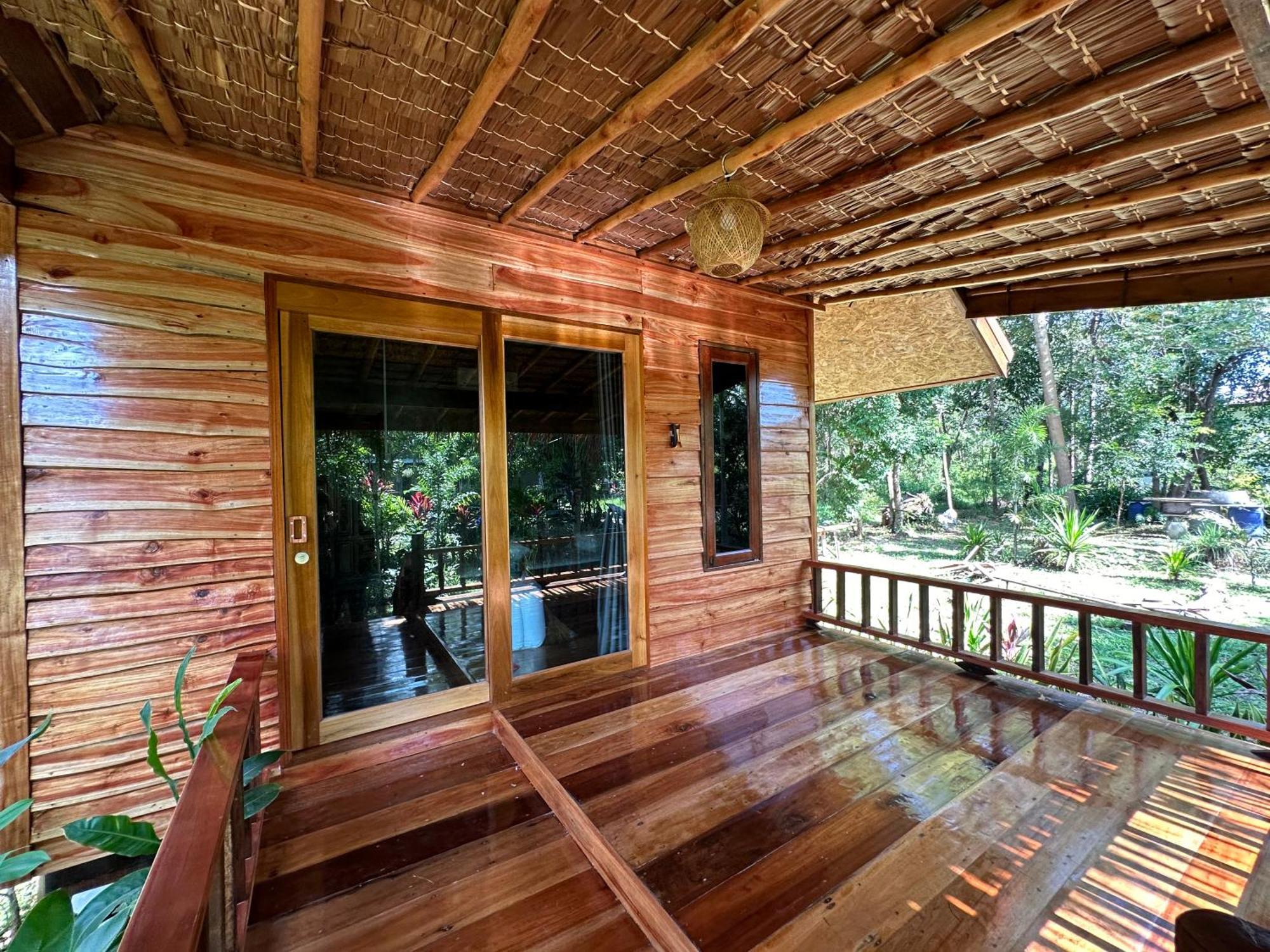 Koh Jum Bungalow & Hostel Kültér fotó