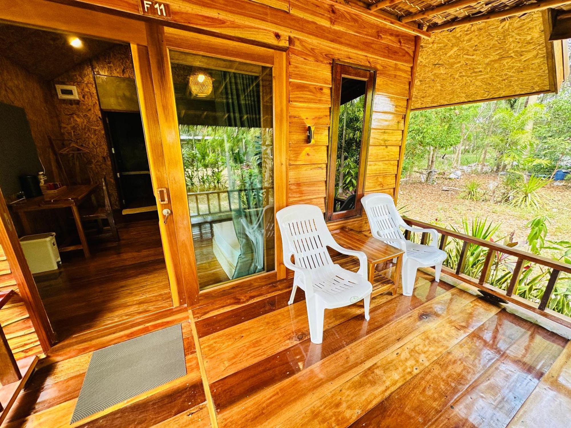 Koh Jum Bungalow & Hostel Kültér fotó